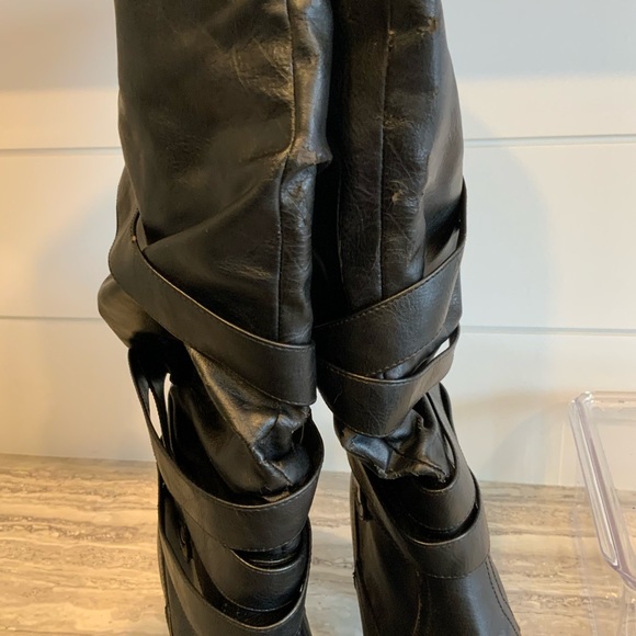 Madden Girl Faux Leather Pull on Boots Size 8.5 - Picture 5 of 6